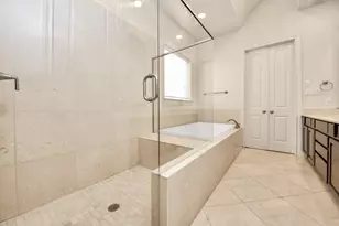 210 E 28th St, Houston, TX 77008 - Photo 28