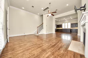 210 E 28th St, Houston, TX 77008 - Photo 18