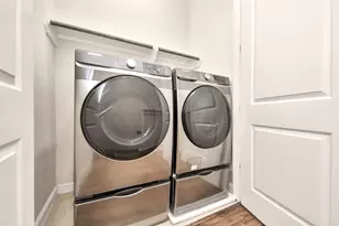 210 E 28th St, Houston, TX 77008 - Photo 24