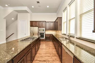 210 E 28th Street, Houston, TX 77008 - Photo 14