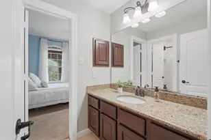 2 Indigo Bunting Pl, The Woodlands, TX 77389 - Photo 32
