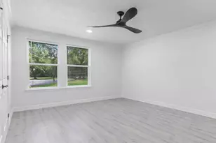 910 7th St, Bay City, TX 77414 - Photo 12