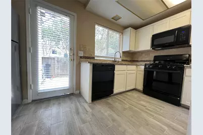 2808 Grants Lake Boulevard #304, Sugar Land, TX 77479 - Photo 4