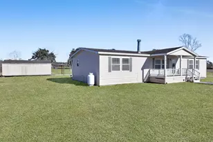 18028 Klein Rd, Winnie, TX 77665 - Photo 4