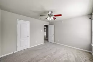 10 Canterborough Pl, Tomball, TX 77375 - Photo 32