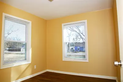 520 McKee Street, Clute, TX 77531 - Photo 8