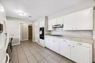 5811 Spruce Forest Dr, Houston, TX 77092 - Photo 4