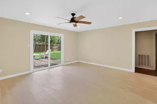 5502 Effingham Dr, Houston, TX 77035 - Photo 8