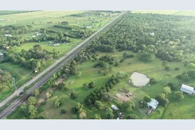 2106 1st Street, Liverpool, TX 77577 - Photo 4