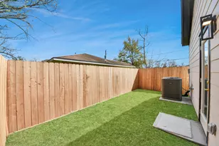 5506 Bacher St St, Houston, TX 77028 - Photo 36