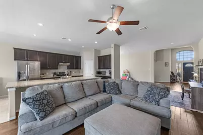 9706 Yellow Rose Drive, Texas City, TX 77591 - Photo 10