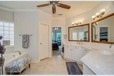 2 English Glade Court, The Woodlands, TX 77381 - Photo 30