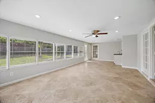 8511 Bluegate St, Houston, TX 77025 - Photo 6
