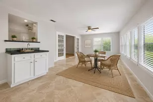 8511 Bluegate St, Houston, TX 77025 - Photo 6
