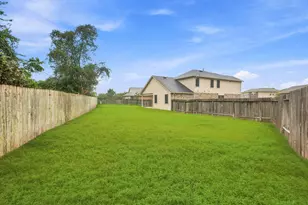 7834 London Tower Ln, Houston, TX 77044 - Photo 46