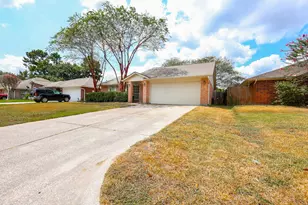 2306 Old Oak Ln, Houston, TX 77339 - Photo 2