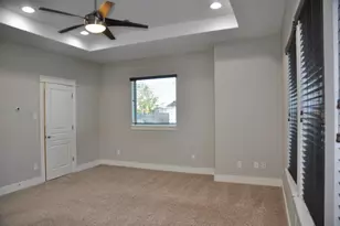 5743 Petty St, Houston, TX 77007 - Photo 32