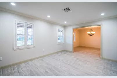 5046 Yarwell Drive, Houston, TX 77096 - Photo 10