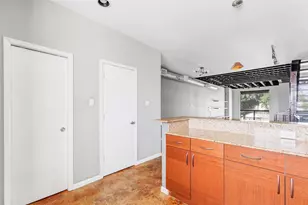 310 S Jensen Dr, Houston, TX 77003 - Photo 26