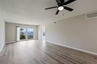 200 Yacht Club Ln, El Lago, TX 77586 - Photo 6