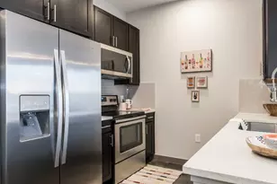 1111 Durham Dr, Houston, TX 77008 - Photo 2