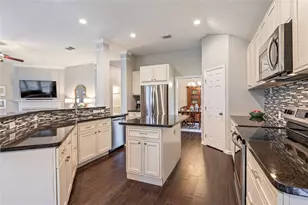 101 Arbor Springs Ln, Dickinson, TX 77539 - Photo 8