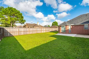 101 Arbor Springs Ln, Dickinson, TX 77539 - Photo 32