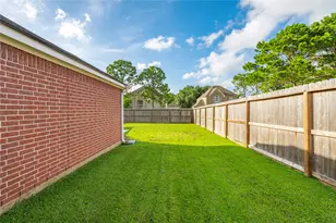 101 Arbor Springs Ln, Dickinson, TX 77539 - Photo 34