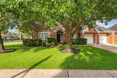 101 Arbor Springs Lane, Dickinson, TX 77539 - Photo 2