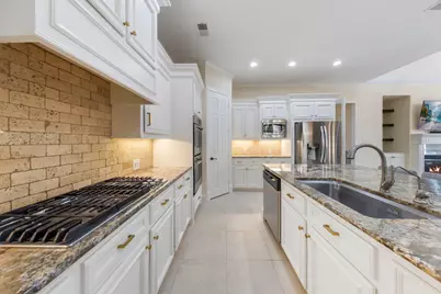 90 W Horizon Ridge Place, The Woodlands, TX 77381 - Photo 16