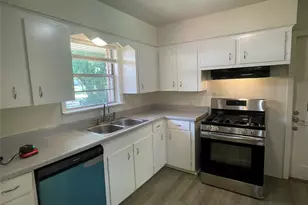5042 Grape St, Houston, TX 77096 - Photo 2