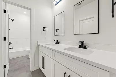 5806 Southlea Street, Houston, TX 77033 - Photo 8