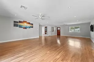 5618 Dawnridge Dr, Houston, TX 77035 - Photo 4