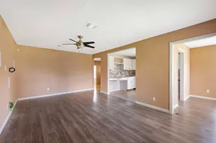 202 Norview Dr, Houston, TX 77022 - Photo 2