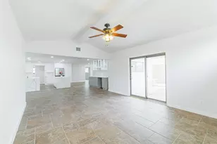 10055 Larston St, Houston, TX 77055 - Photo 12