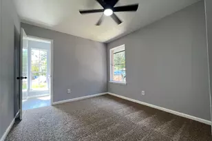 8718 Chipping Ln, Houston, TX 77088 - Photo 16
