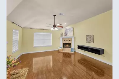 655 Windmill Way, Vidor, TX 77662 - Photo 6