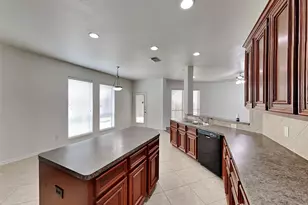 15818 Shoreline Terrace Dr, Houston, TX 77044 - Photo 2
