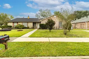 9507 Wellsworth Dr, Houston, TX 77083 - Photo 2