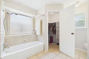 416 Meadowpoint Dr, League City, TX 77573 - Photo 28