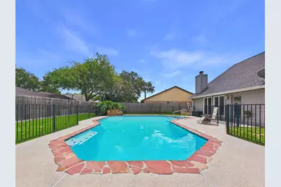 416 Meadowpoint Drive, League City, TX 77573 - Photo 38