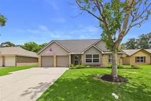 416 Meadowpoint Dr, League City, TX 77573 - Photo 2