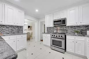 317 Avenue of Oaks St, Houston, TX 77009 - Photo 18