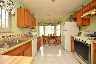 12322 Tambourine Dr, Houston, TX 77477 - Photo 4
