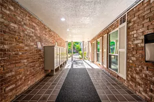 361 N Post Oak Ln, Houston, TX 77024 - Photo 22