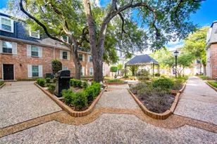 361 N Post Oak Ln, Houston, TX 77024 - Photo 20