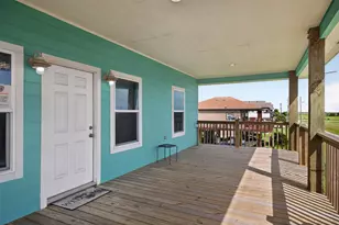 971 Meynig Dr, Crystal Beach, TX 77650 - Photo 4