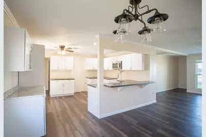 214 N Calhoun Street, Groesbeck, TX 76642 - Photo 10