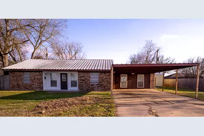 214 N Calhoun Street, Groesbeck, TX 76642 - Photo 2