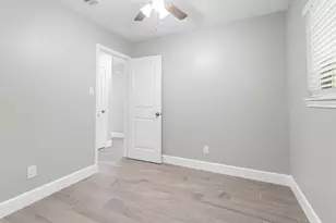909 Stewart St, Montgomery, TX 77316 - Photo 20
